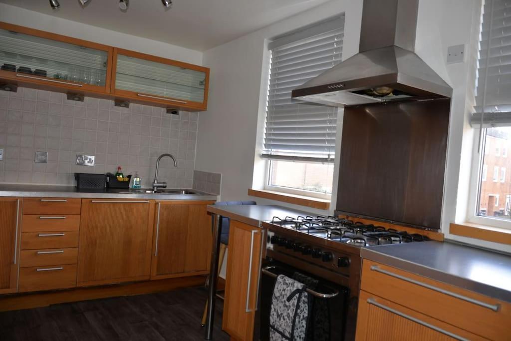 London Zone 2, 2 Bedroom House Экстерьер фото